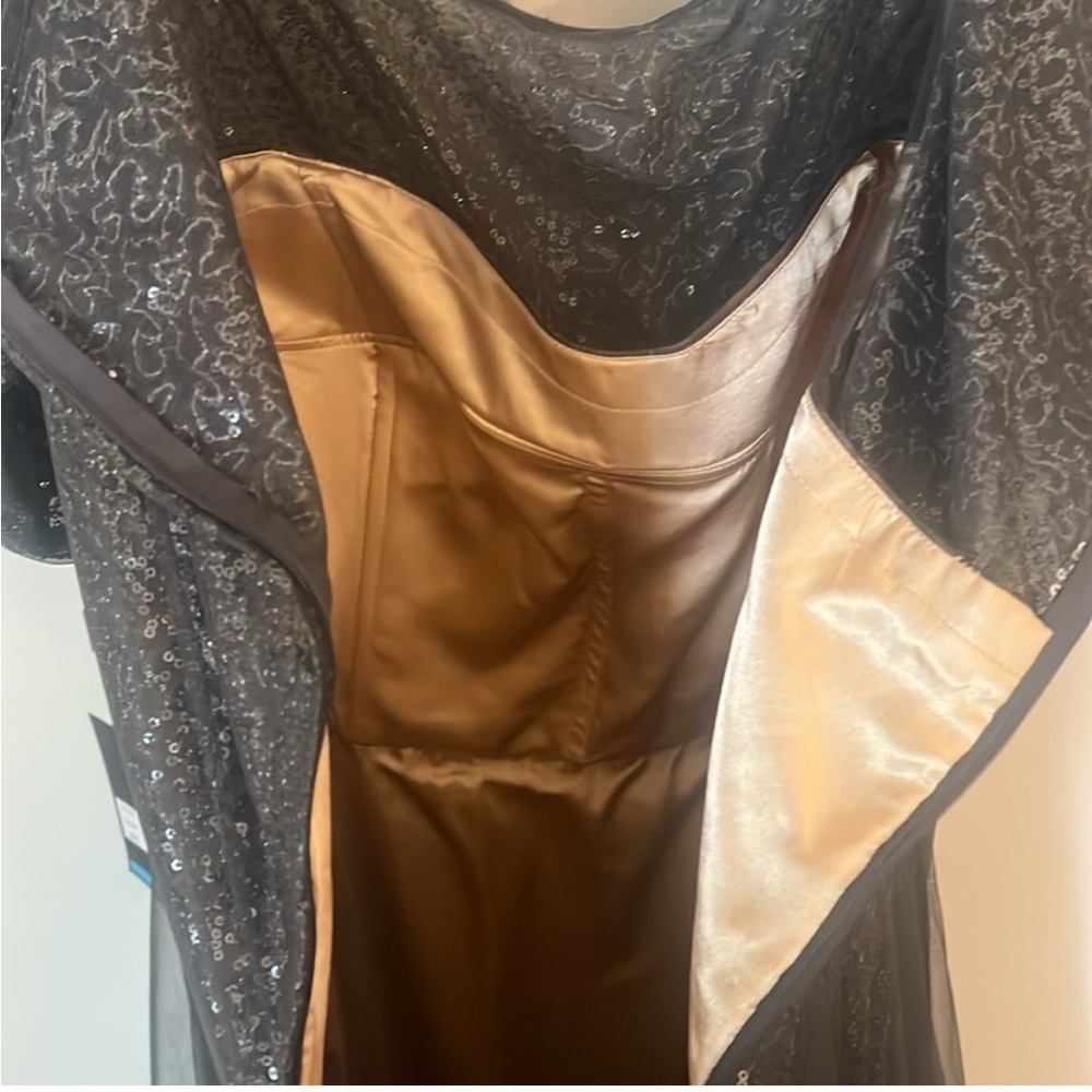 Le Femme Formal Evening Dress - Picture 11 of 16